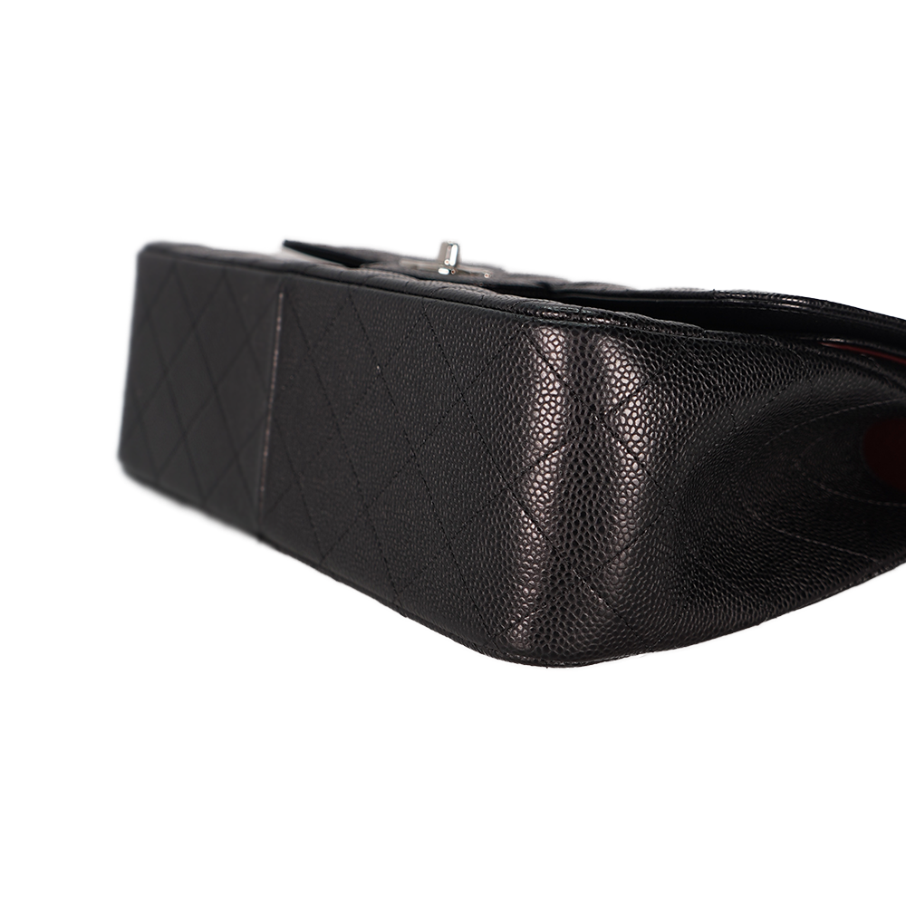 25A CHANEL ◆ ツヤ ブラック グローブ ギフトに最適！完売前に! Chanel Quilted Caviar Jumbo Double Flap Black with Silver