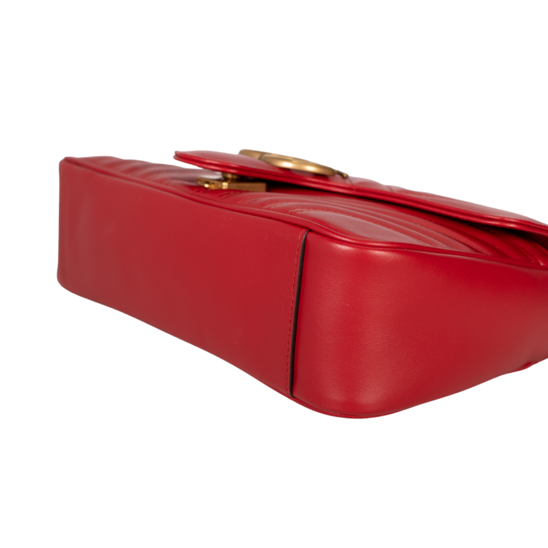 【関税＆送料込み】Gucci Medium Gg Shoulder Bag GG Marmont medium shoulder bag in Rosso Ancora red leather