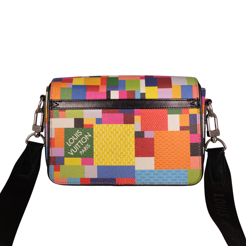 Louis Vuitton Limited Edition Damier Graphite 3D Coated Louis Vuitton Limited Edition Damier Graphite 3D Coated